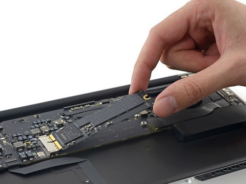 ֪W(wng)վiFixitQ¿11Ӣ¿13ӢMacBook AirSSDٶȌһ£Y(ji)l(f)F(xin)13ӢMBACSSD_ҪϽһ